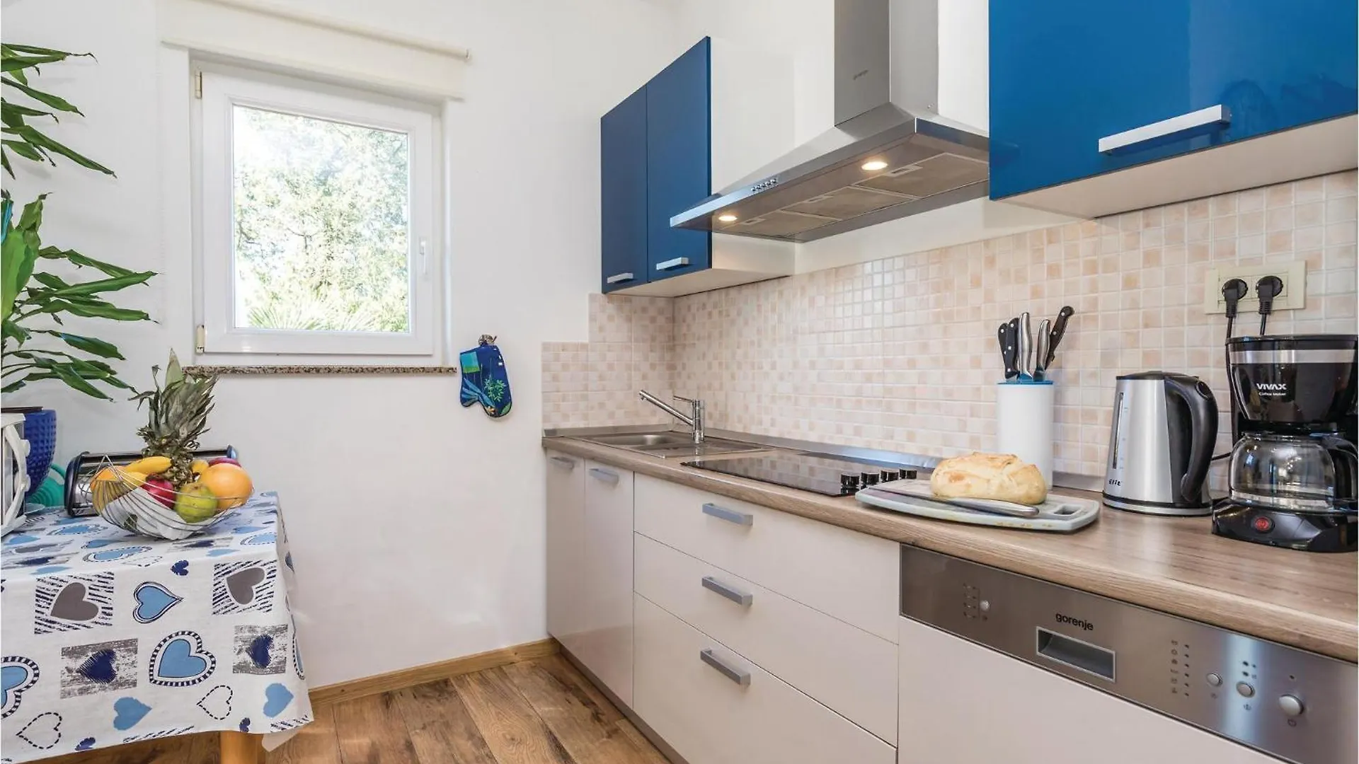 Lovely Apartment In Rijeka With Wifi 0*,