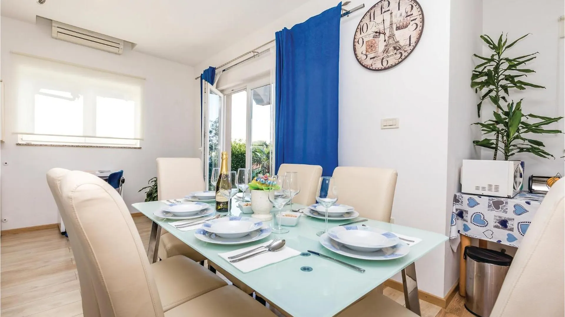 Lovely Apartment In Rijeka With Wifi Horvátország